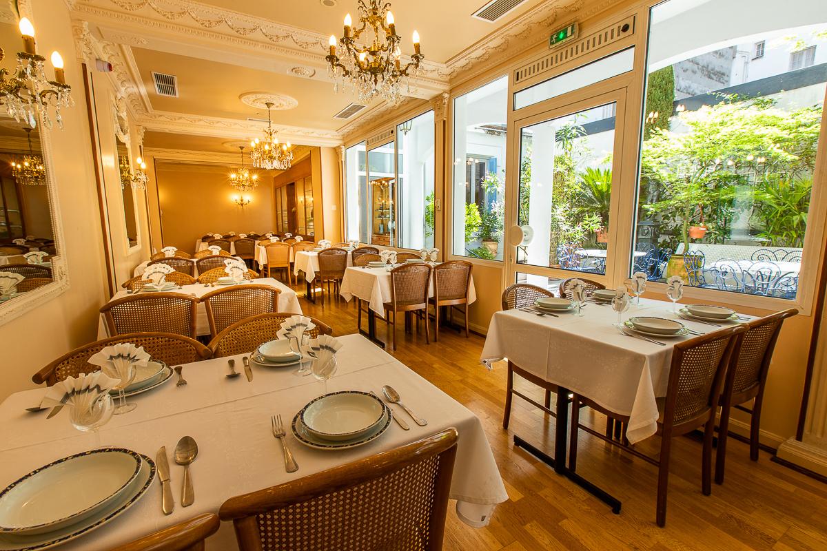 Hotel Gloria & Avenue 3*