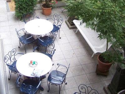 Hotel Gloria & Avenue 3*