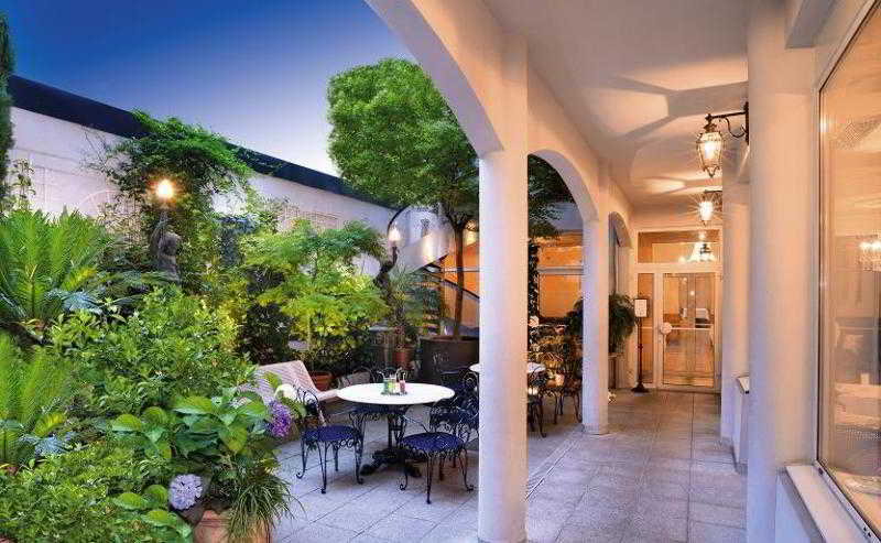 Hotel Gloria & Avenue 3*